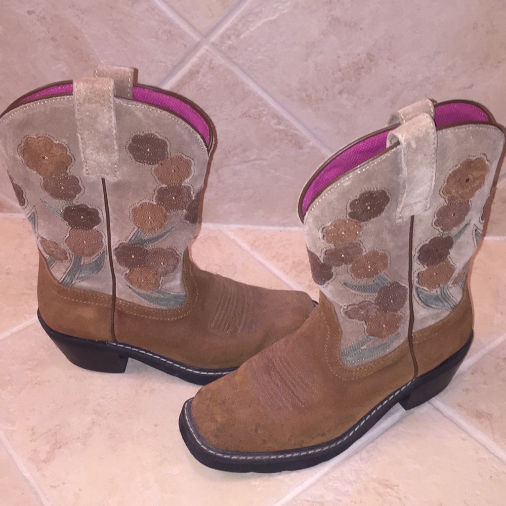 Ariat babydoll suede boots - 6.5